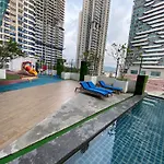 Reizz Residence By Relaxed Suites